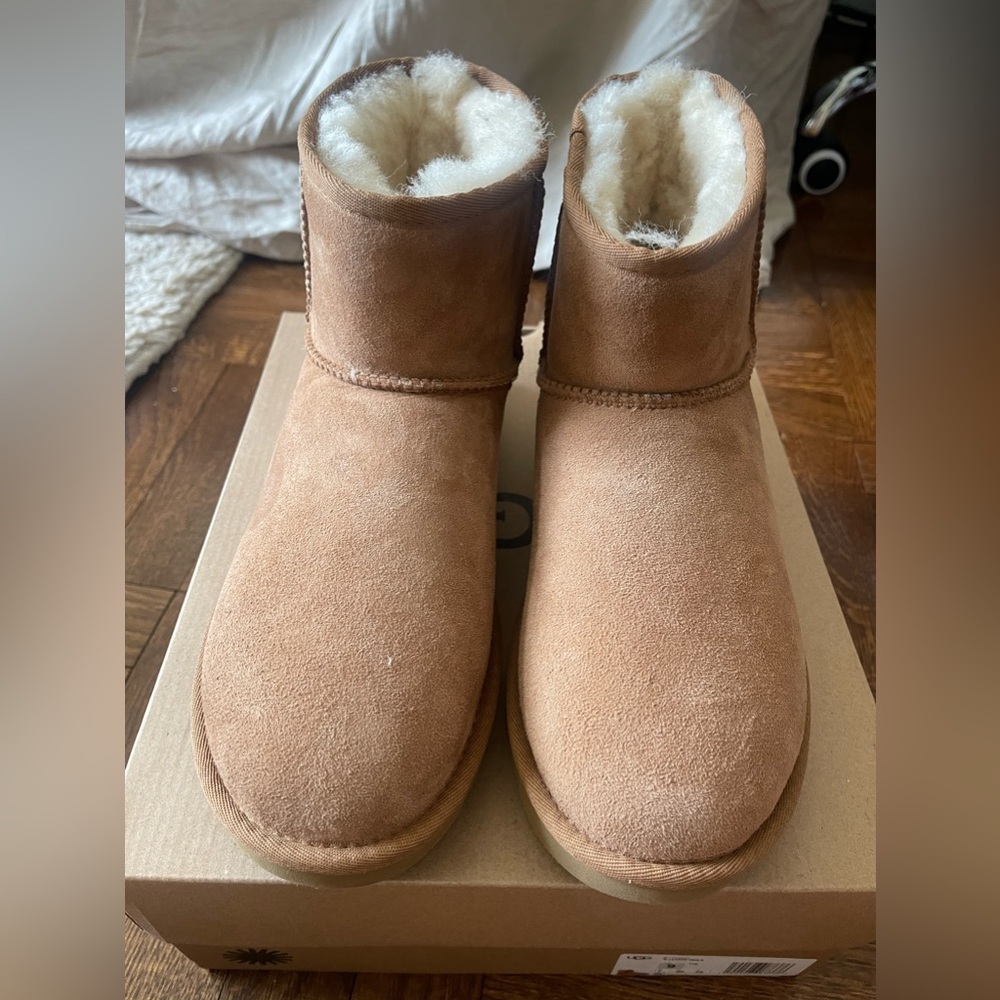 UGG boots - Mini II Chestnut - NWT